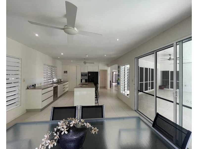 4 Bunting St, Wongaling Beach QLD 4852