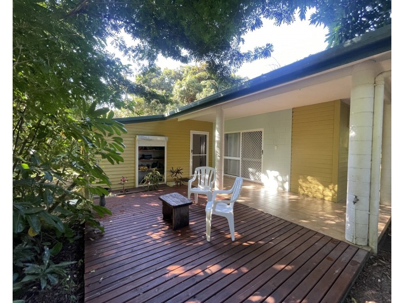 14 Pioneer St, Bingil Bay QLD 4852