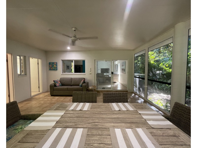 14 Pioneer St, Bingil Bay QLD 4852