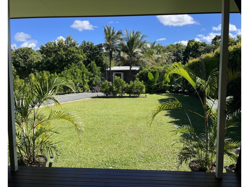 13 Sandpiper Cl, Mission Beach QLD 4852