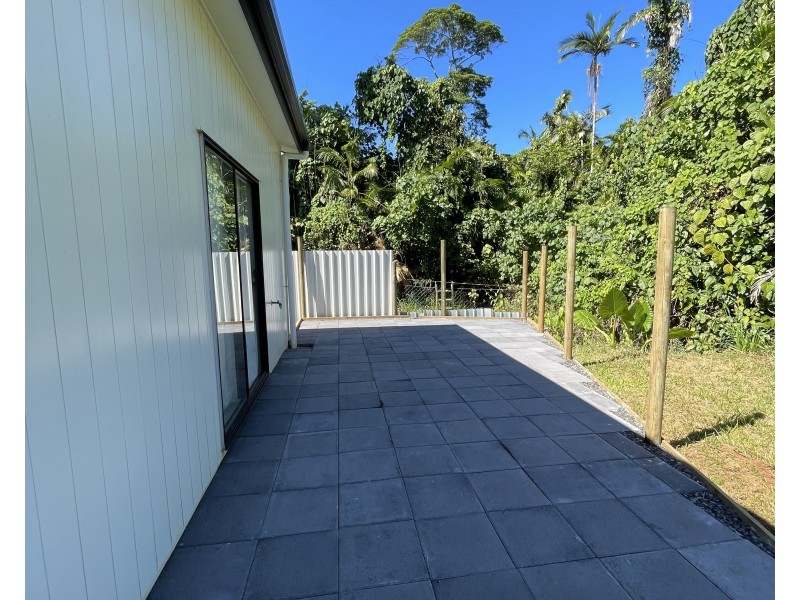 13 Sandpiper Cl, Mission Beach QLD 4852