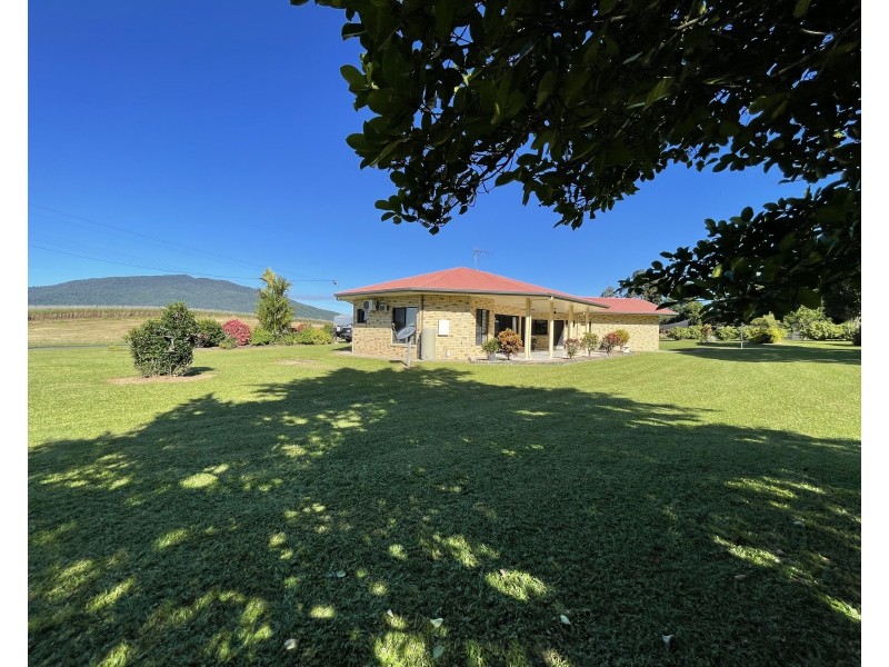 68 Keir Rd, Tully QLD 4854