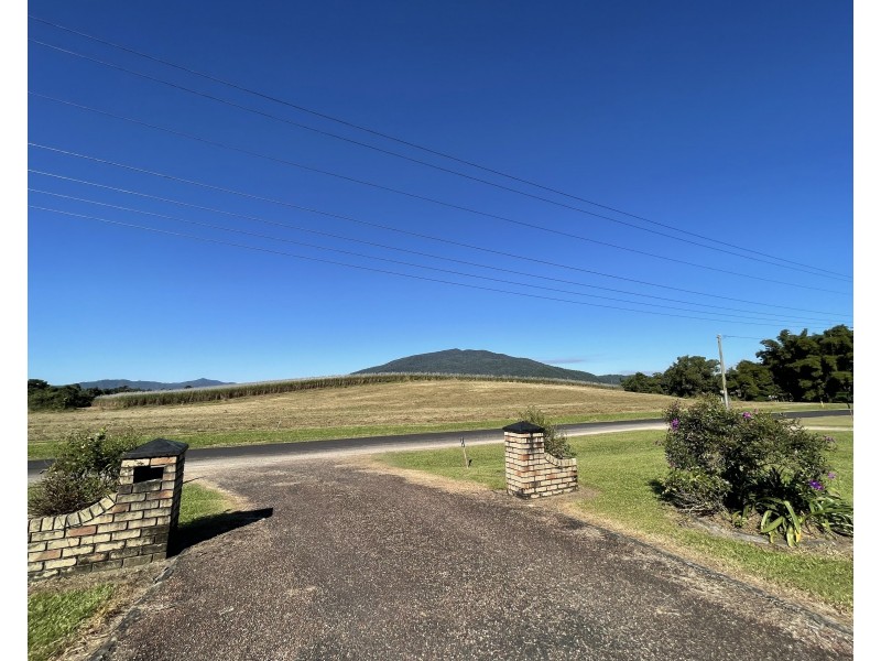 68 Keir Rd, Tully QLD 4854