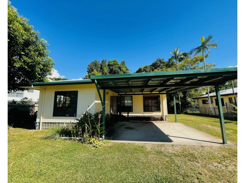 15 Holland St, Wongaling Beach QLD 4852