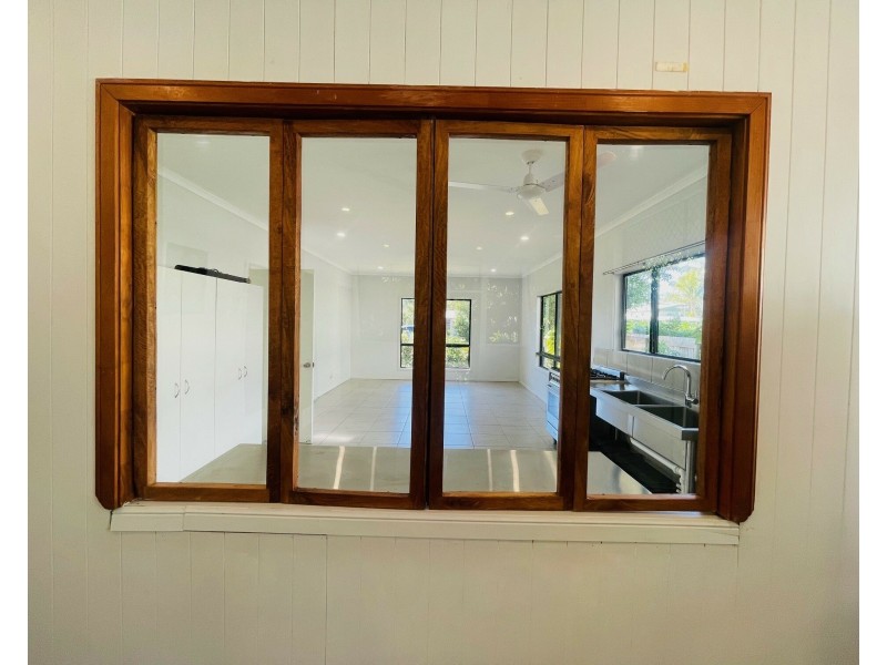 15 Holland St, Wongaling Beach QLD 4852