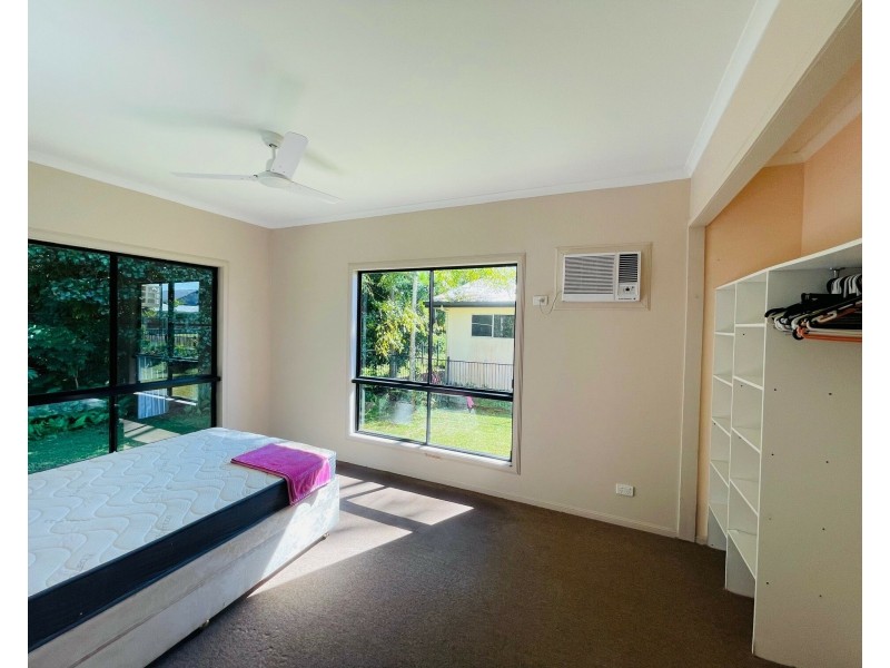 15 Holland St, Wongaling Beach QLD 4852