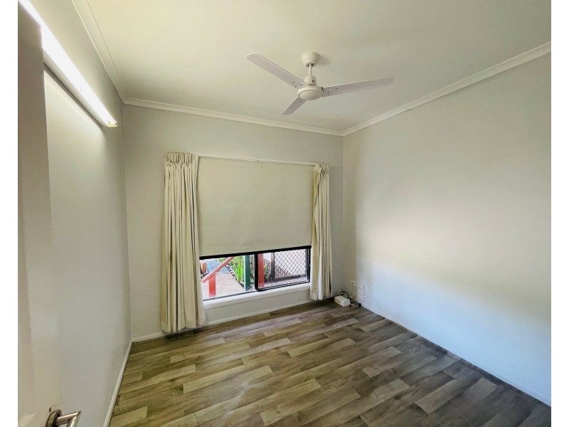 15 Holland St, Wongaling Beach QLD 4852