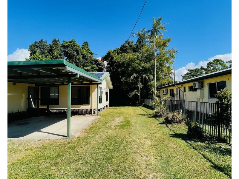 15 Holland St, Wongaling Beach QLD 4852