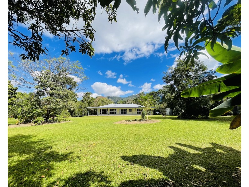 33 Thomas Ct, Bulgun QLD 4854