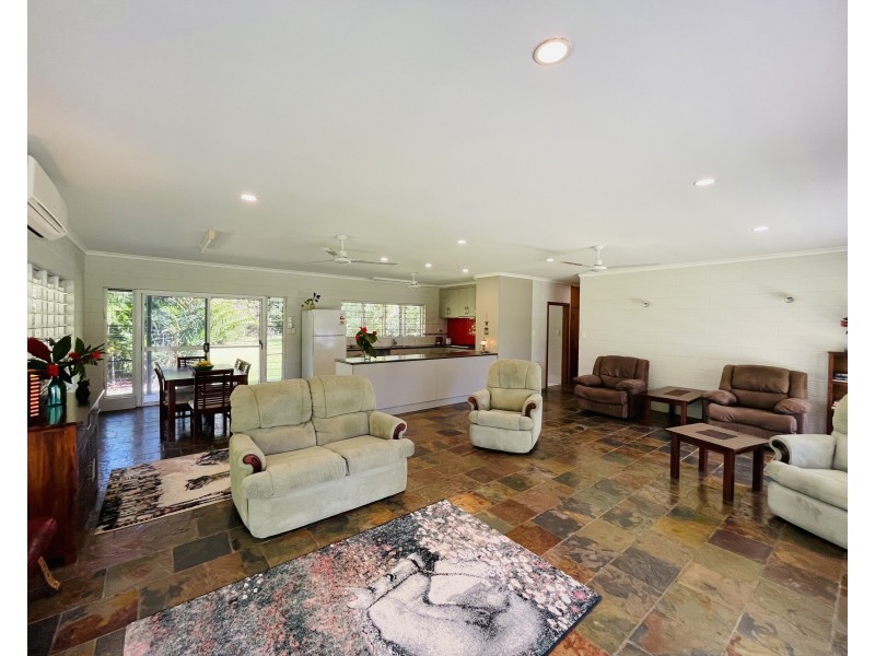 33 Thomas Ct, Bulgun QLD 4854