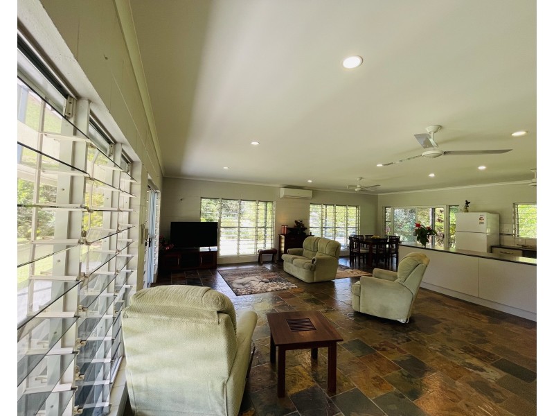 33 Thomas Ct, Bulgun QLD 4854