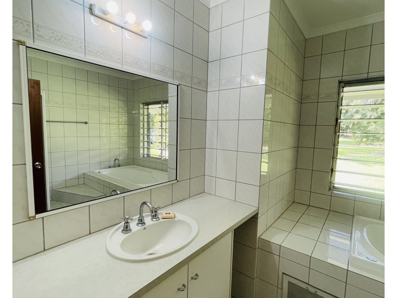 33 Thomas Ct, Bulgun QLD 4854