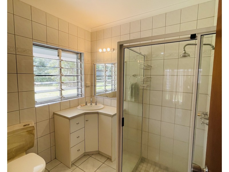 33 Thomas Ct, Bulgun QLD 4854