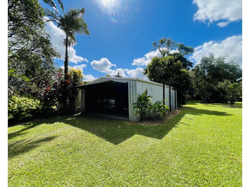 33 Thomas Ct, Bulgun QLD 4854