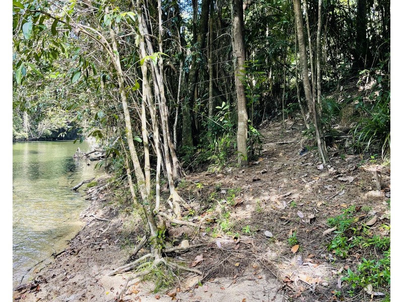 33 Thomas Ct, Bulgun QLD 4854