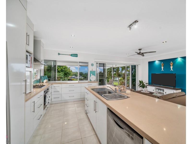 7 Genoa Ct, South Mission Beach QLD 4852