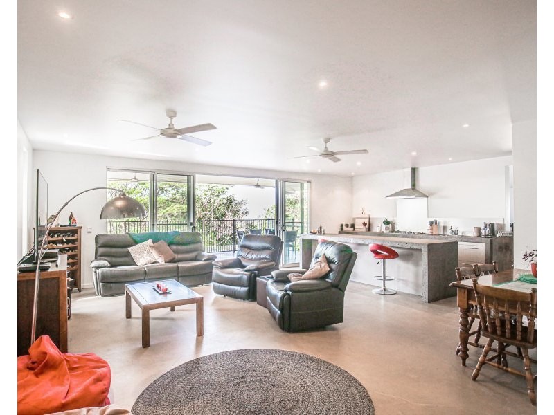 45 Cutten St, Bingil Bay QLD 4852