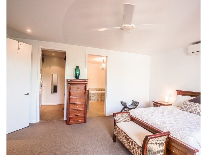 45 Cutten St, Bingil Bay QLD 4852