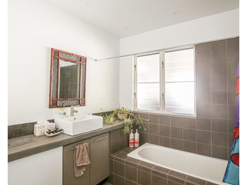 45 Cutten St, Bingil Bay QLD 4852