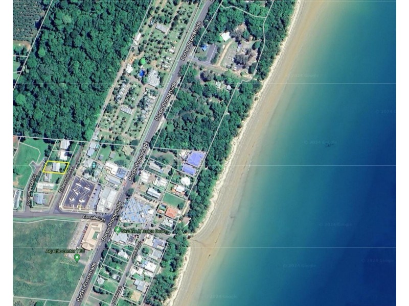 8 Endeavour Ave, Mission Beach QLD 4852