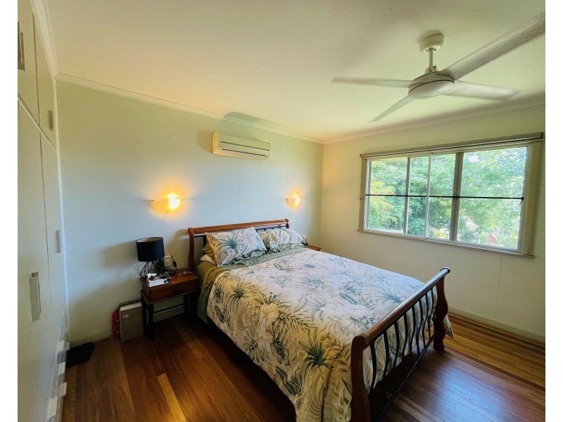 8 Endeavour Ave, Mission Beach QLD 4852