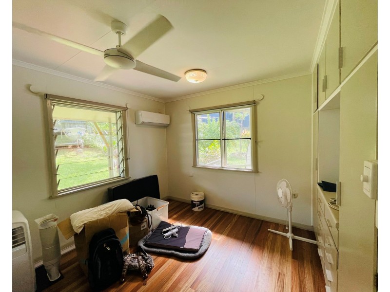 8 Endeavour Ave, Mission Beach QLD 4852