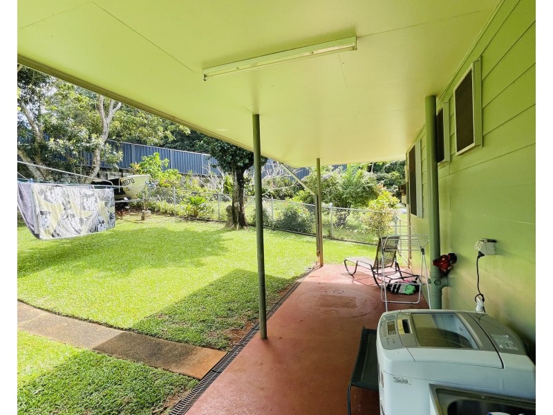 8 Endeavour Ave, Mission Beach QLD 4852