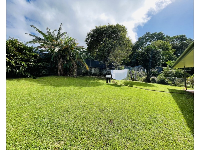 8 Endeavour Ave, Mission Beach QLD 4852