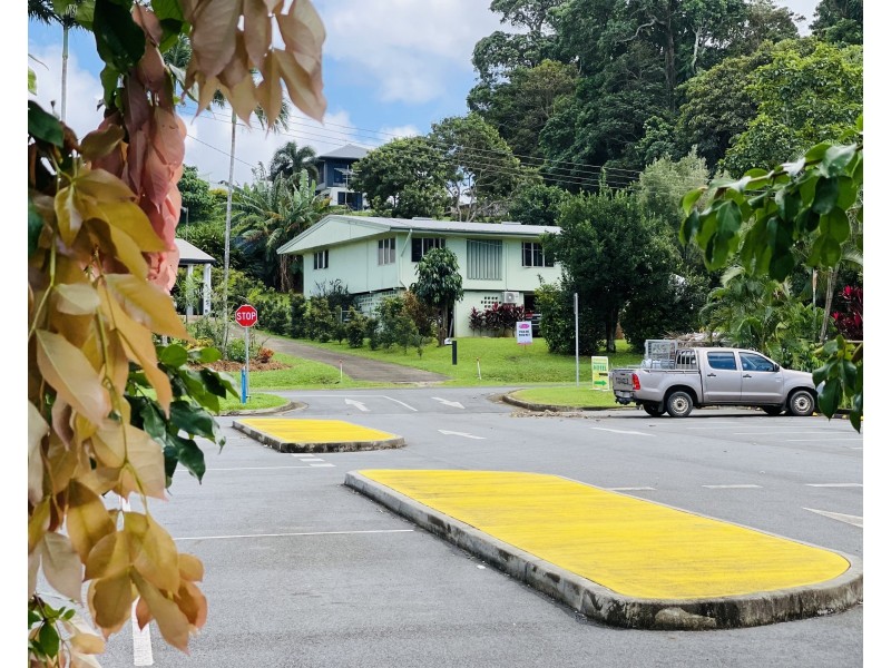 8 Endeavour Ave, Mission Beach QLD 4852