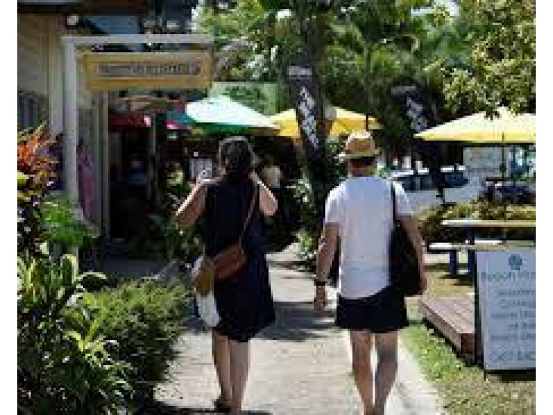 8 Endeavour Ave, Mission Beach QLD 4852