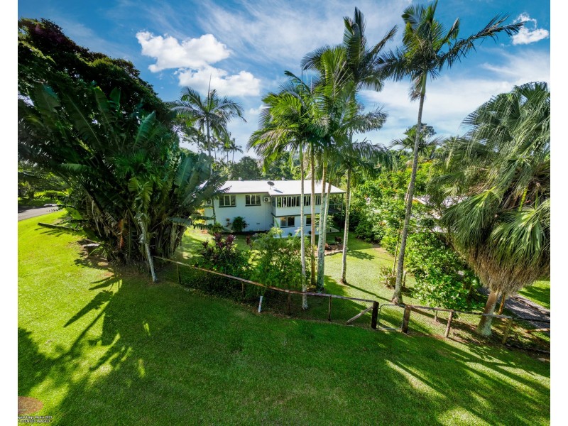 7 Webb Ct, Bingil Bay QLD 4852