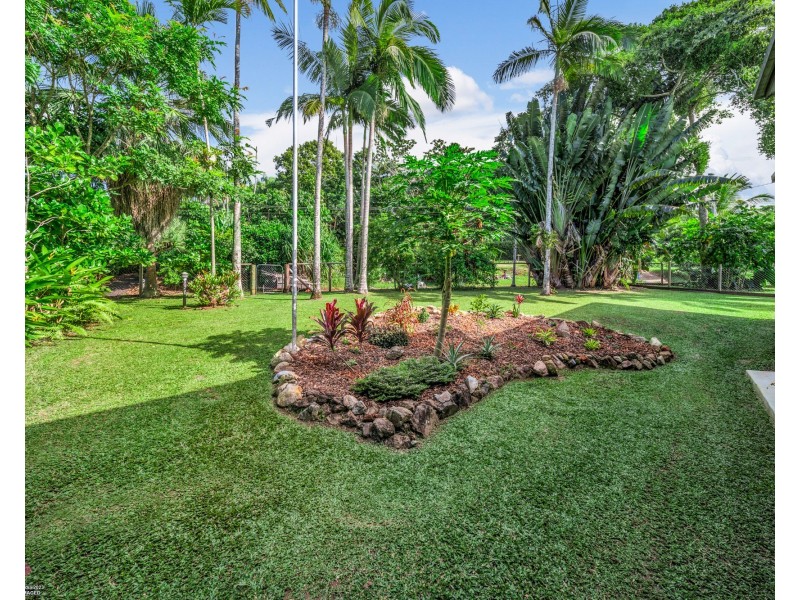 7 Webb Ct, Bingil Bay QLD 4852
