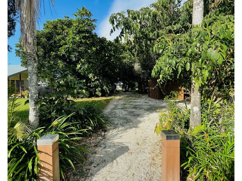 4 Casuarina Ave, Mission Beach QLD 4852