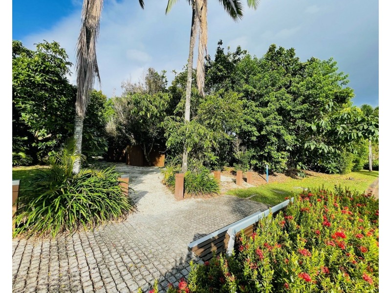 4 Casuarina Ave, Mission Beach QLD 4852