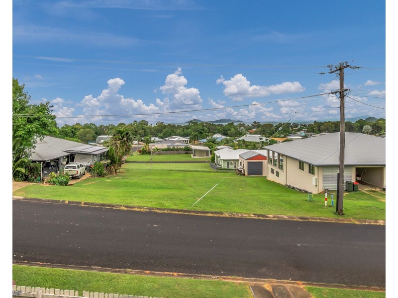 23 Admiralty Street, South Mission Beach QLD 4852