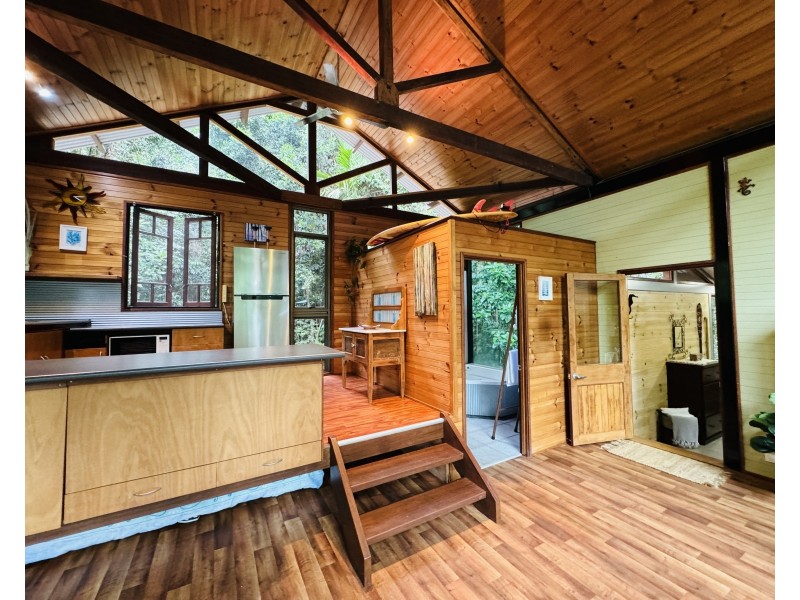 13 Bicton Cl, Bingil Bay QLD 4852