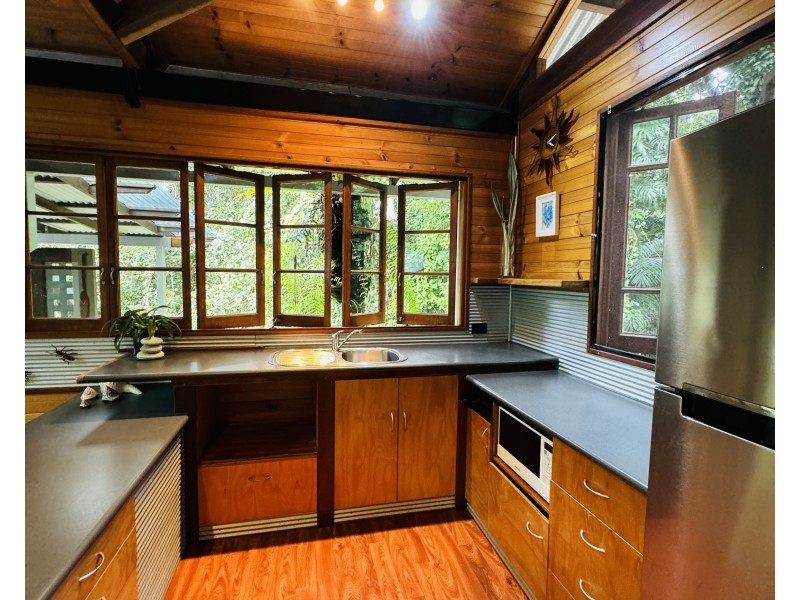 13 Bicton Cl, Bingil Bay QLD 4852