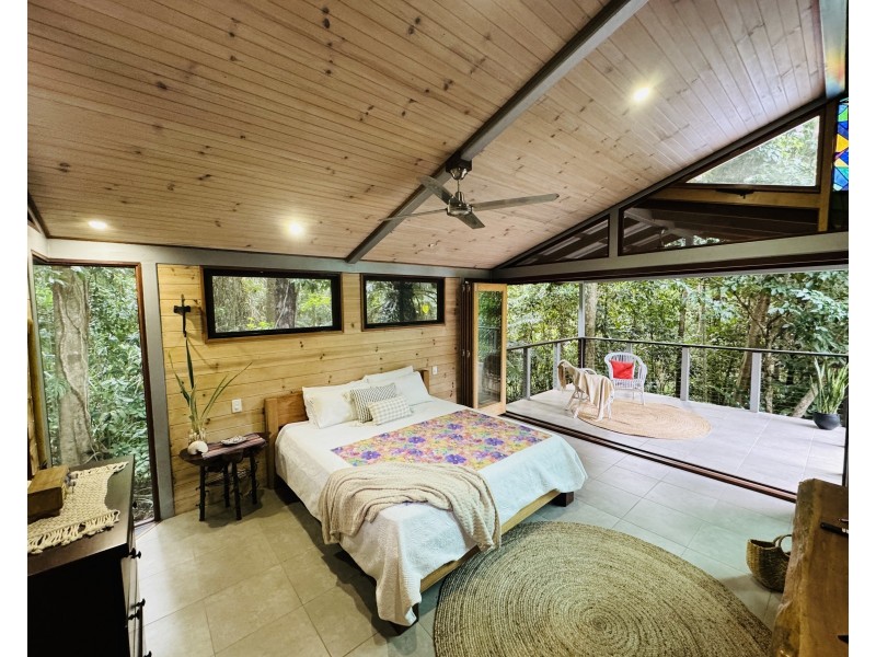 13 Bicton Cl, Bingil Bay QLD 4852