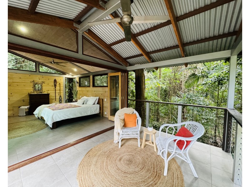 13 Bicton Cl, Bingil Bay QLD 4852