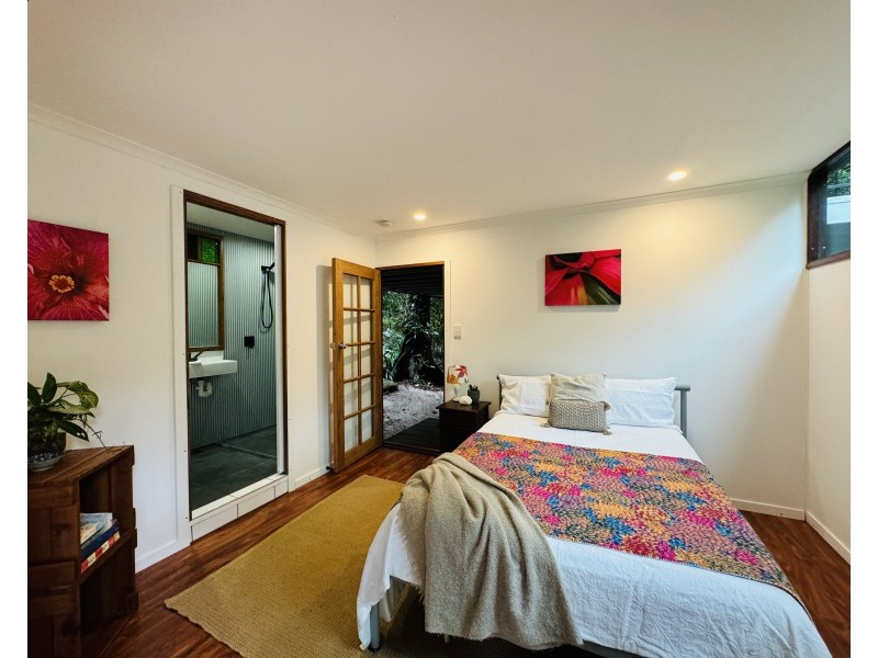 13 Bicton Cl, Bingil Bay QLD 4852