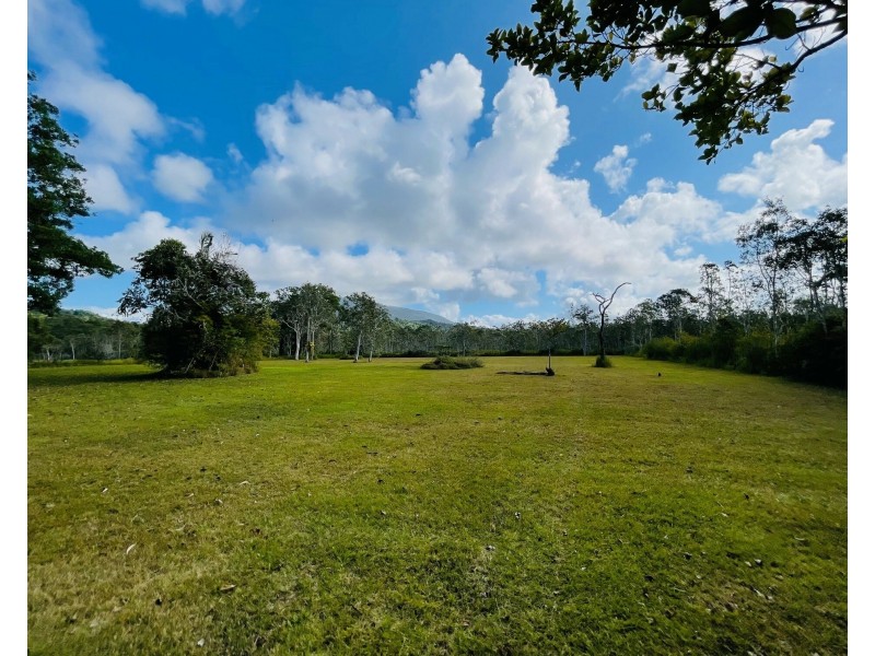 856 East Feluga Rd, East Feluga QLD 4854