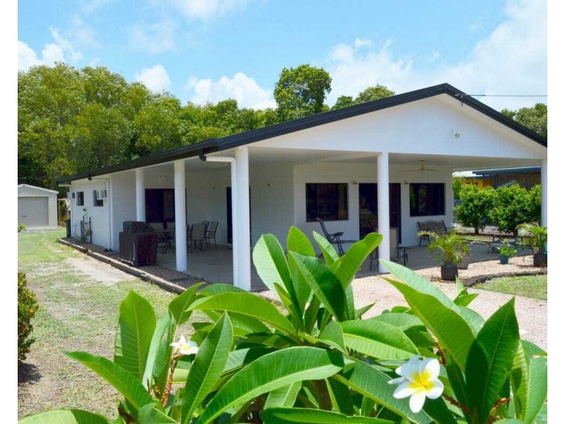 35 Seafarer Street, South Mission Beach QLD 4852