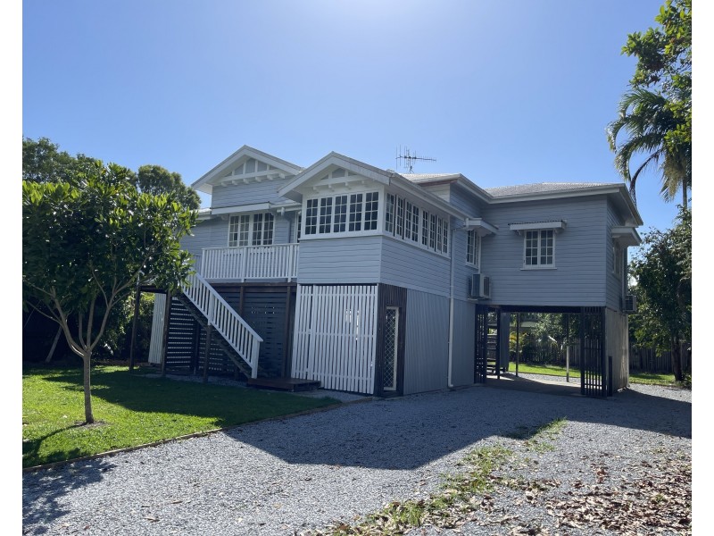 72 Holland St, Wongaling Beach QLD 4852