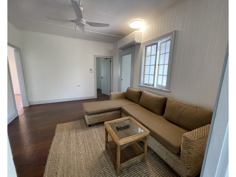 72 Holland St, Wongaling Beach QLD 4852