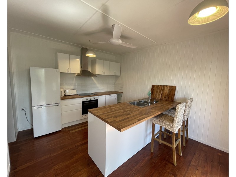 72 Holland St, Wongaling Beach QLD 4852