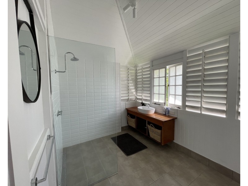 72 Holland St, Wongaling Beach QLD 4852