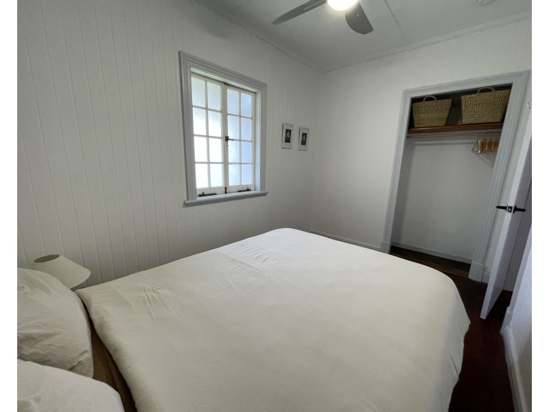 72 Holland St, Wongaling Beach QLD 4852