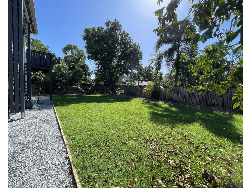 72 Holland St, Wongaling Beach QLD 4852