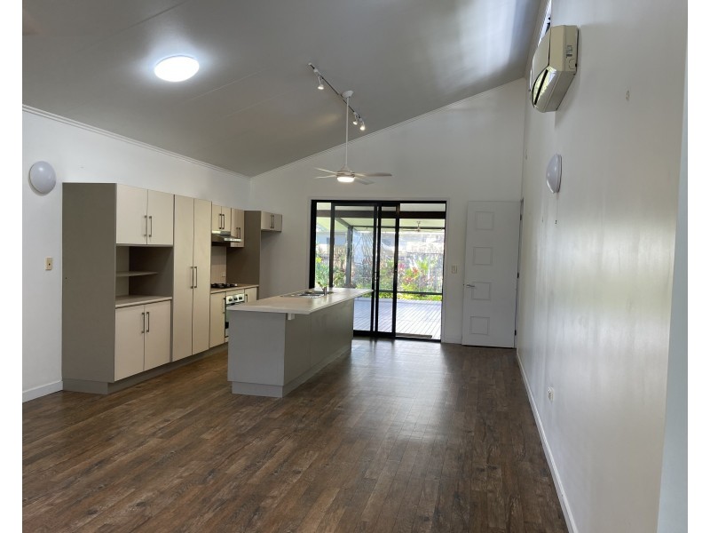 5 Heliconia Ct, South Mission Beach QLD 4852