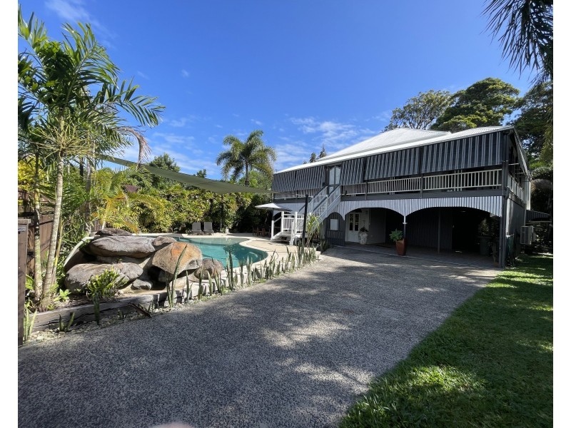 49 Holland St, Wongaling Beach QLD 4852